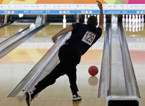 getty_bowlingkeilaus20111025