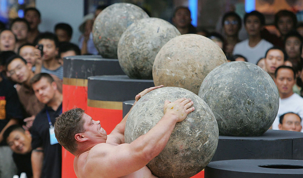 2005 World’s Strongest Man Competition Held In Chengdu