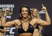 UFC-nainen otti vaatetta pois – kameramiehen toiminta puhutti: ”Hän tiesi mitä teki” aop_dern_mackenzie_2025a